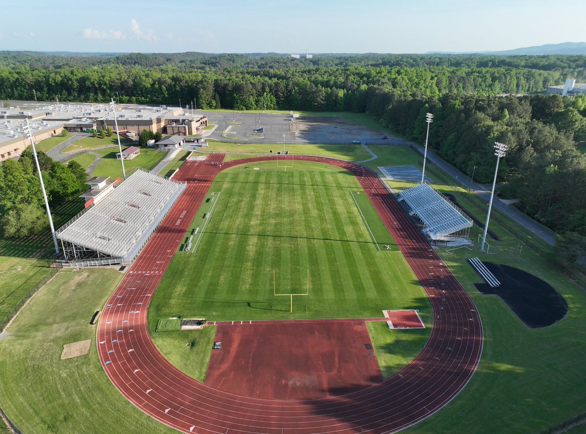 #transformationtuesday Check out the transformation of Southeast Whitfield HS's stadium. Sports Turf renovated the existing natural grass field to an artificial turf system that is elite in terms of safety, durability, and performance, while the existing running track was cleaned