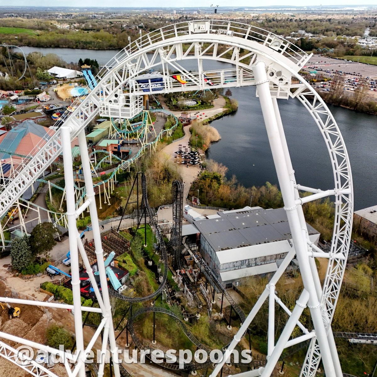 adventurespoons's tweet photo. Can't wait to walk up here one day though 🫢 #hyperia #thorpepark #rollercoaster #hypercoaster #mackrides #themepark #drone https://t.co/qUdVklSc0O