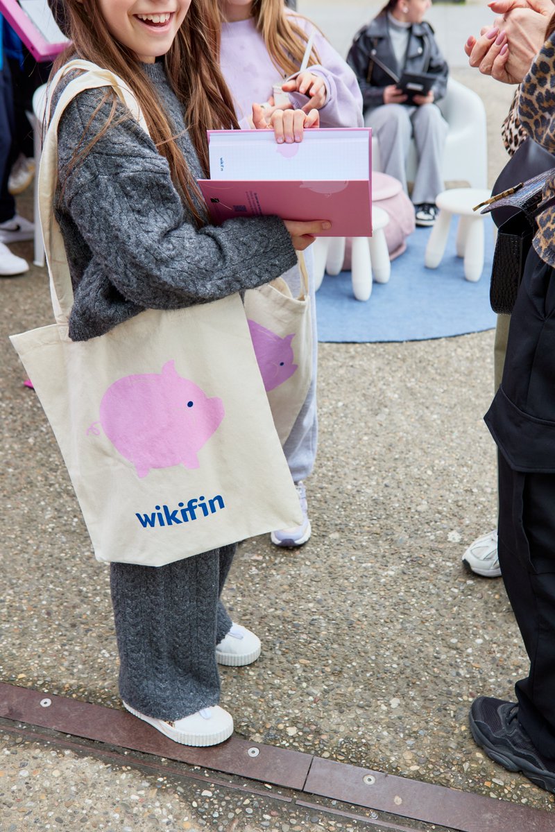 Wikifin_FR's tweet photo. 🗓️Le mercredi 27 mars, Wikifin sera présent aux Grands Prés de Mons de 11h à 18h !
Vous êtes dans le coin ? Venez tester vos connaissances en matière d’épargne et tentez de gagner le remboursement de vos courses🛒. Repartez également avec un sac cadeau amusant et utile ! https://t.co/sNwoRBrtU8