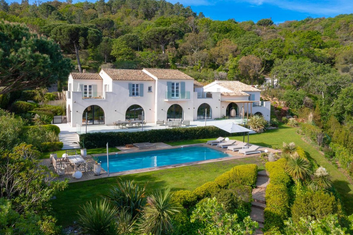 📍Saint-Tropez, Ramatuelle, Var, FR €23,000,000 __ This sanctuary of luxury and refinement is designed to deliver an unmatched living experience on the Côte d’Azur, offering both the serene tranquillity of Ramatuelle and the lively atmosphere of Saint-Tropez. __ #NestSeekers