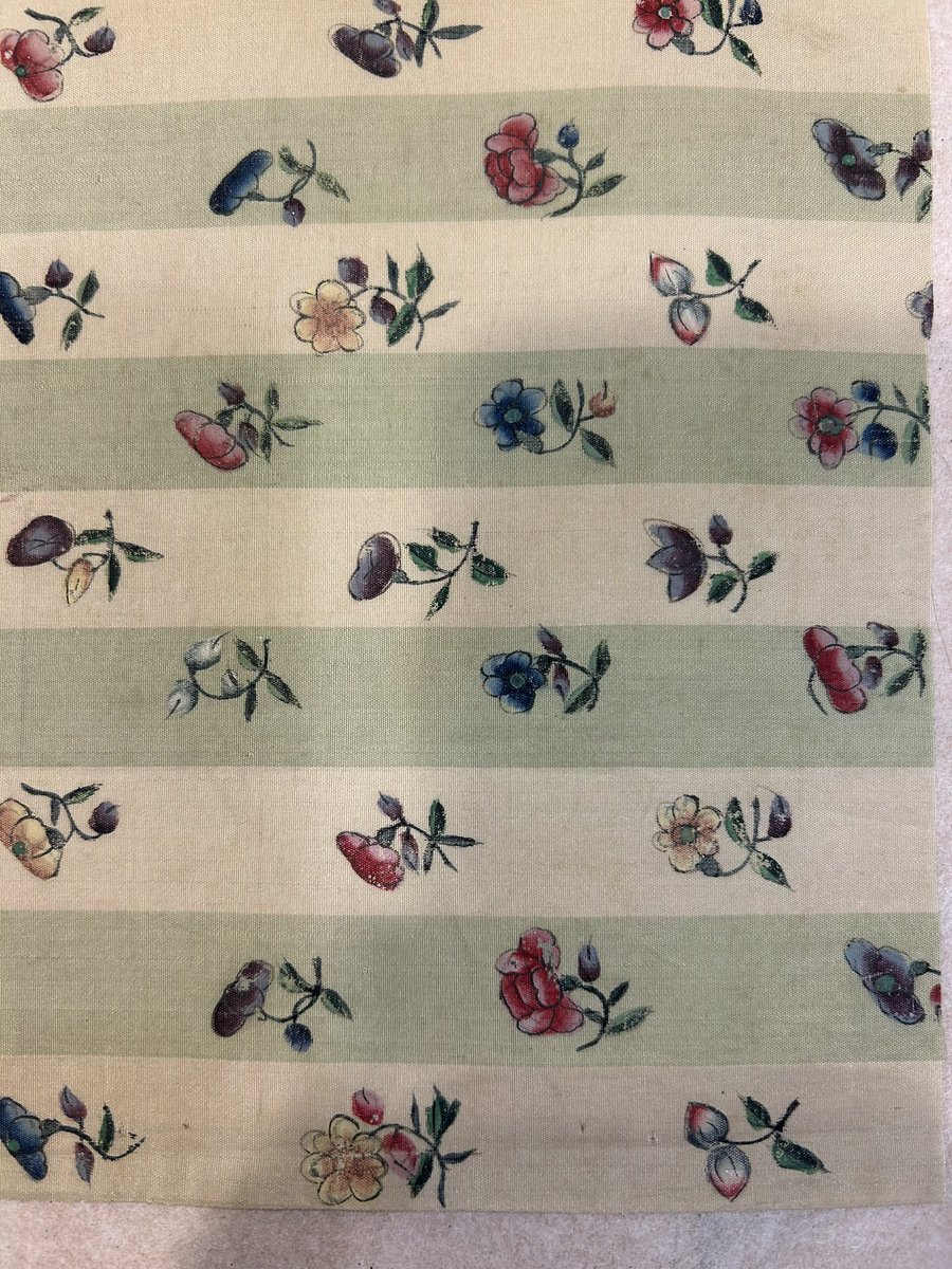 Encountered some beautiful Chinese painted silks @BardGradCenter adding to my research <a href="/UofGlasgow/">University of Glasgow</a> <a href="/sgsah/">SGSAH</a>