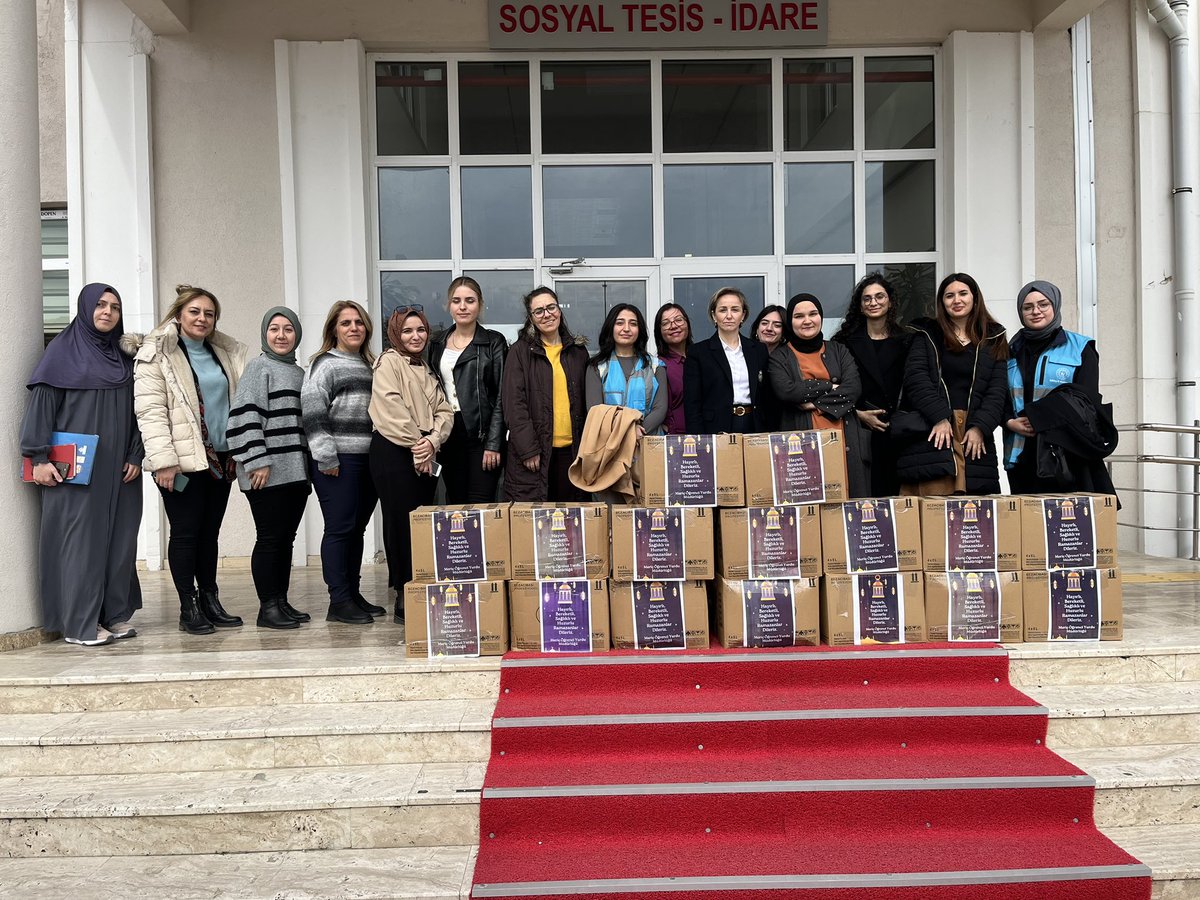 Meric_Genclik's tweet photo. 📌Meriç Öğrenci Yurt Müdürlüğü

Gönüllü Öğrencilerimiz ve Personelimiz ile birlikte Ramazan kolilerimizi ihtiyaç sahiplerine ulaştırdık.
Hayırlı Ramazanlar 🌙 

#yurdumdaramazan 

@OA_BAK @selimakGSB @arzum_bulduk  @EdirneKYGM https://t.co/4i77j6lecP