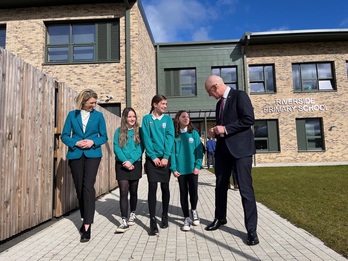 We were delighted to welcome Cabinet Secretary for Education and Skills Jenny Gilruth MSP and John Swinney MSP to officially open Riverside Primary School today, Scotland's first accredited Passivhaus school: bit.ly/49eqDb7 @JohnSwinney @ScotGovEdu @JennyGilruth