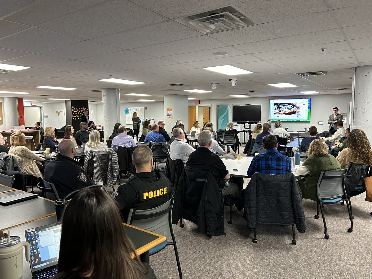 Thanks <a href="/Unl_CoJMC/">UNL CoJMC</a> Professor <a href="/mattwaite/">Matt Waite</a> for demonstrating and discussing the power of AI with our  Business + Finance leaders.