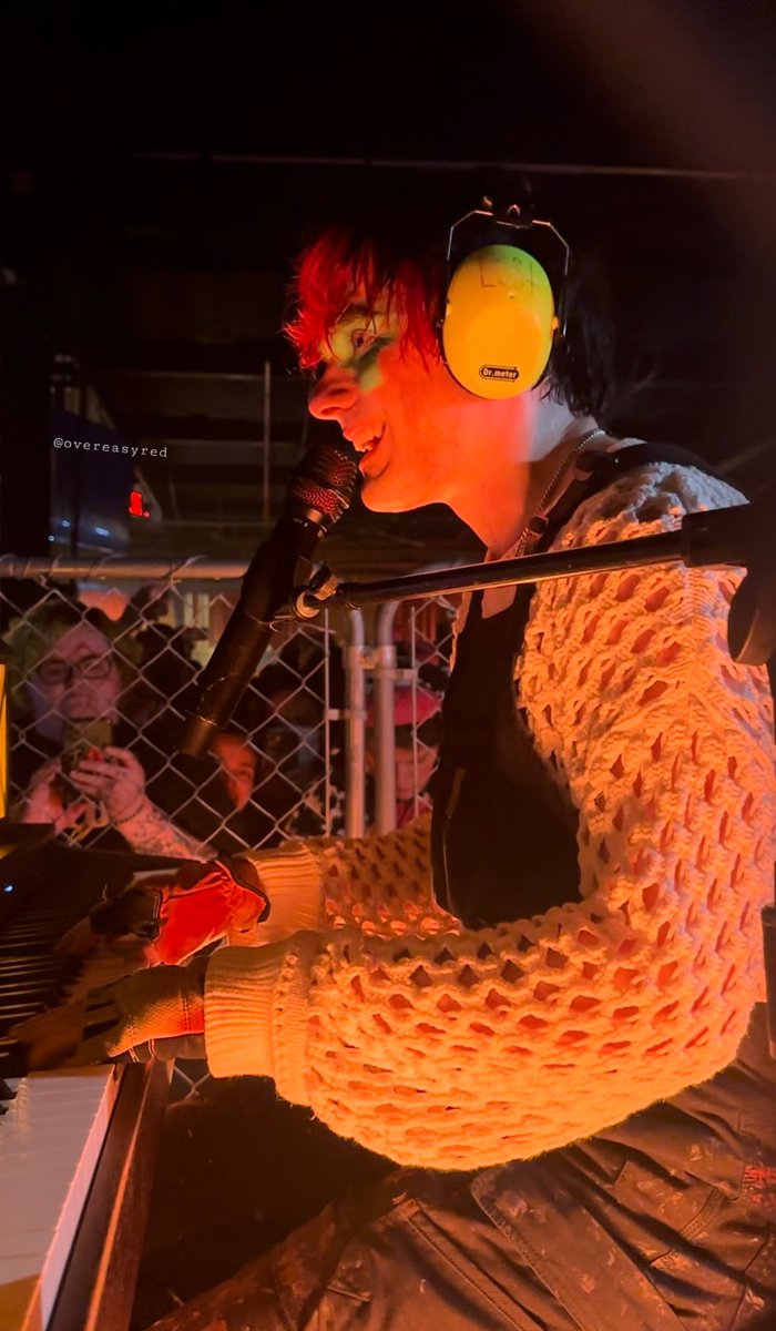 overeasyred's tweet photo. b-stage in charlotte (mini thread for now) https://t.co/goWwOPrJ9z