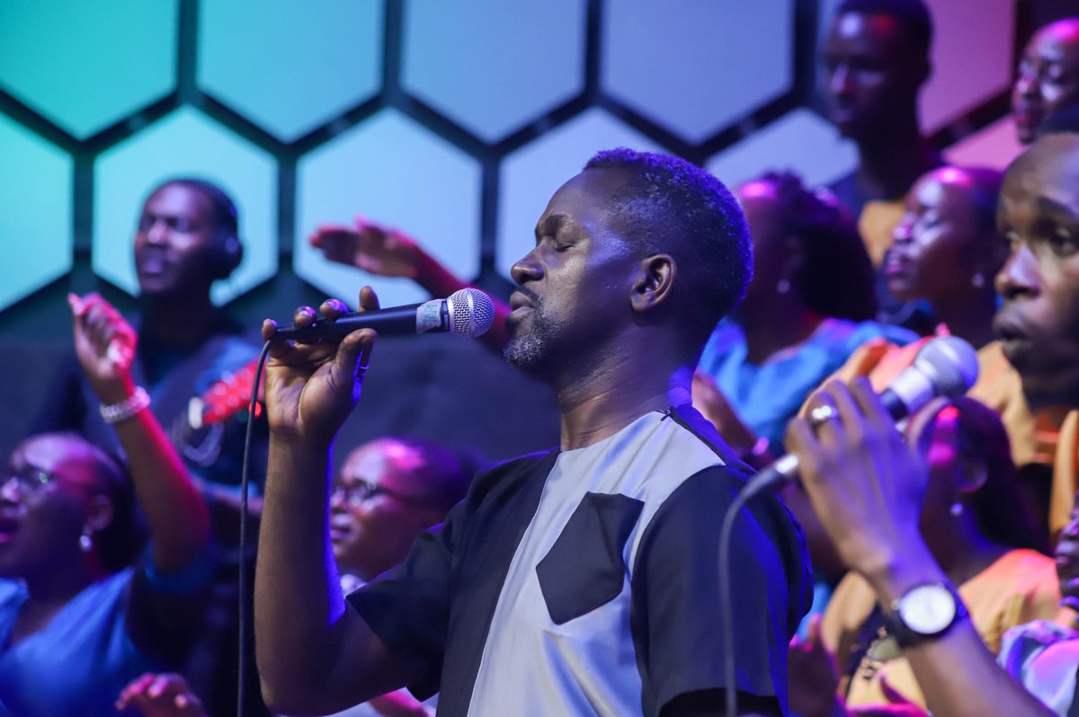 LifeChurchUg's tweet photo. HE DIED AND ROSE AGAIN, NOW HE REIGNS IN VICTORY πΆ
#LifeChurchUgandaWorship #LetThePartyBeginAlbum #HesAlive #ThisGoodFriday https://t.co/CMB5ulYm5c