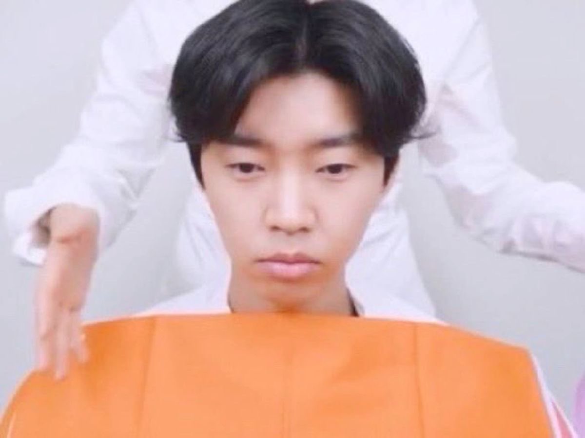 Ww19826's tweet photo. 지금태국감독안색이존나이런데어쩔거냐고 https://t.co/XDJ0IjvigF