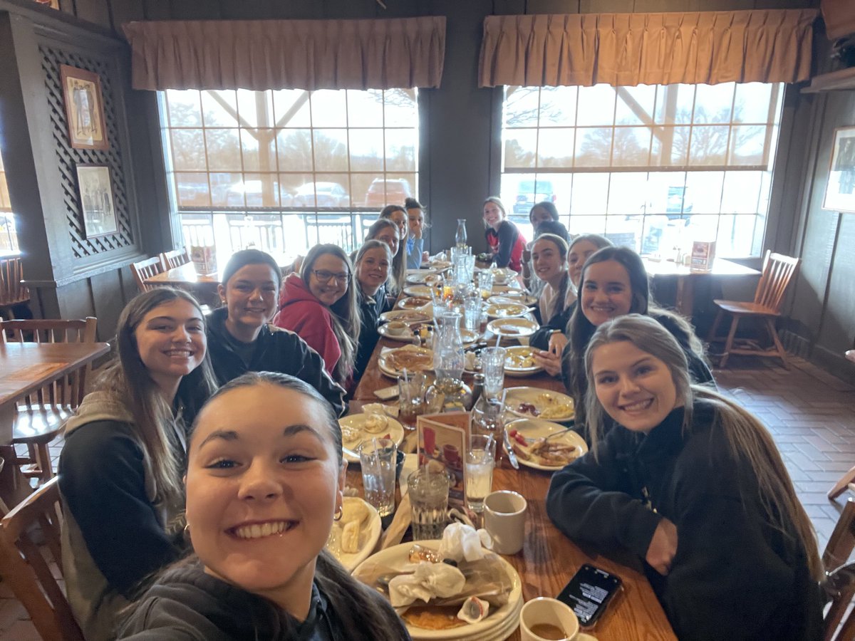 ClintCurry1982's tweet photo. HAPPY GAMEDAYYYYY  🥎🙌💪 https://t.co/pCNv7BNo9G