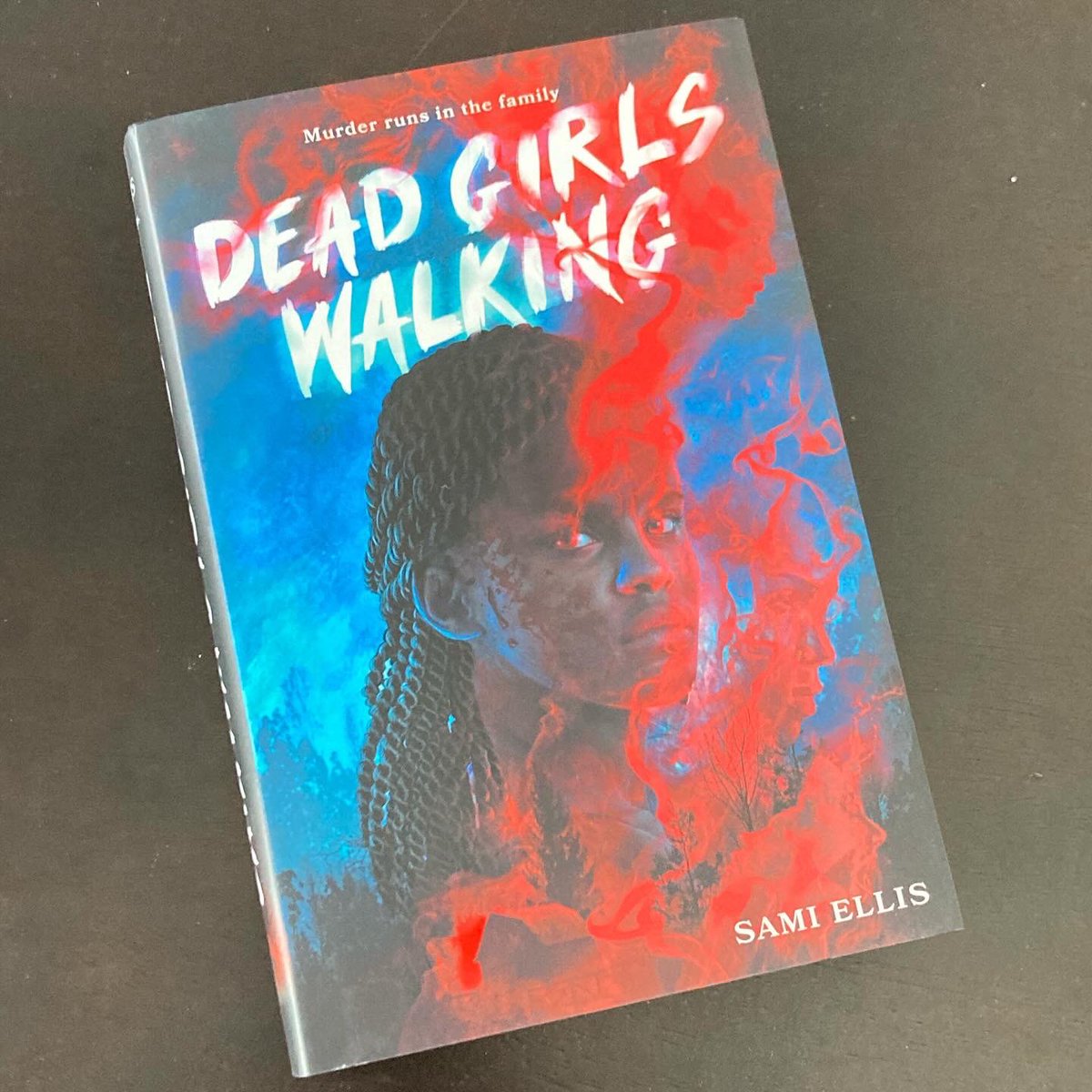 HAPPY BOOK BDAY TO DEAD GIRLS WALKING!!! I could fangirl for days about this horror debut by @themoosef. It’s got everything: a fresh take on classic tropes, the best cast, so many surprising twists, and just disgusting gore. I’m so thrilled it’s out in the world! 🔪🩸🪦🏕️✨