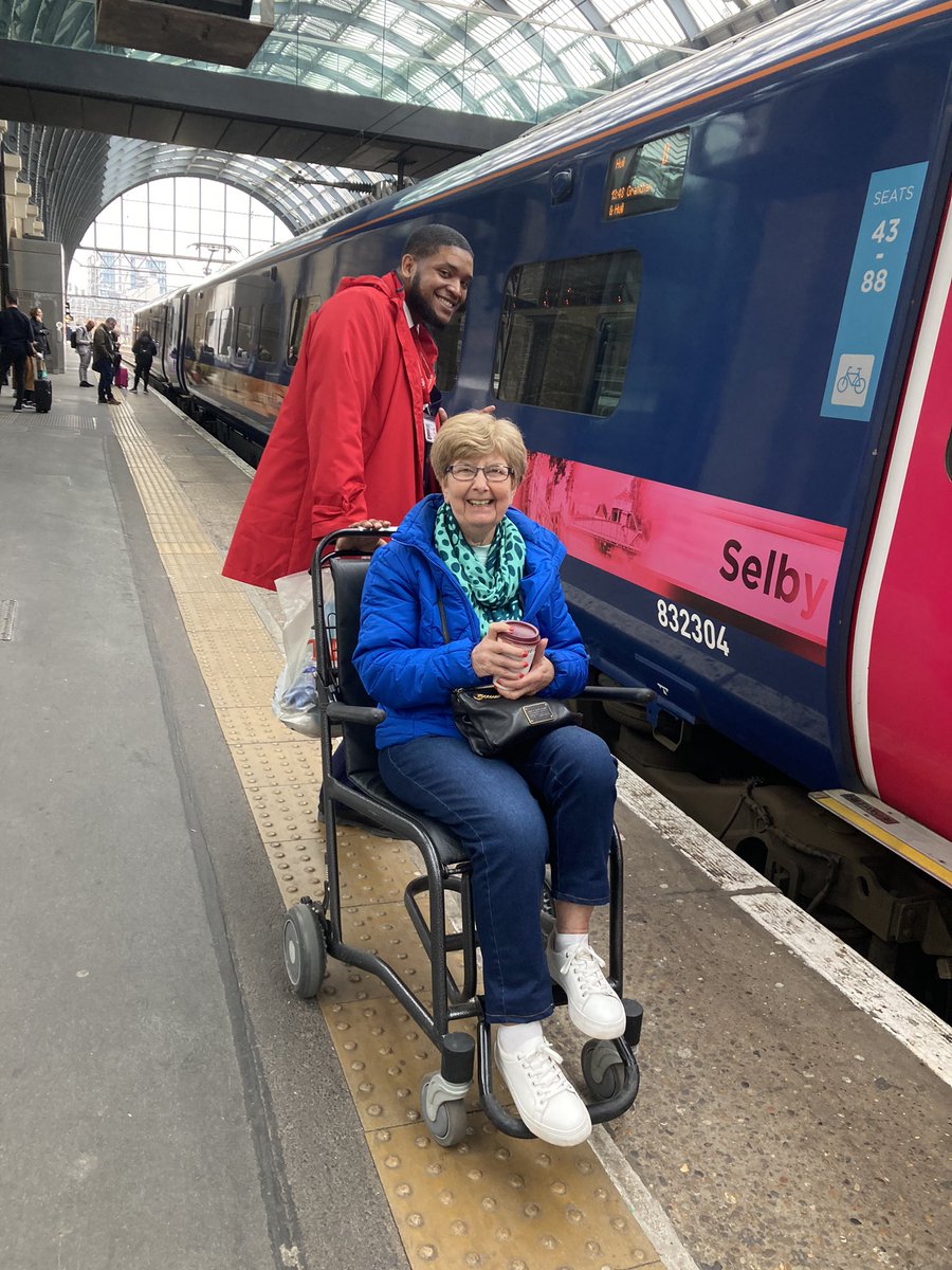 Amazing customer service from the @LNER and @Hull_Trains (online booking) to get my mum on the train - didn’t ask this guy’s name 😖but he was just brilliant and super nice #greatcustomerservice