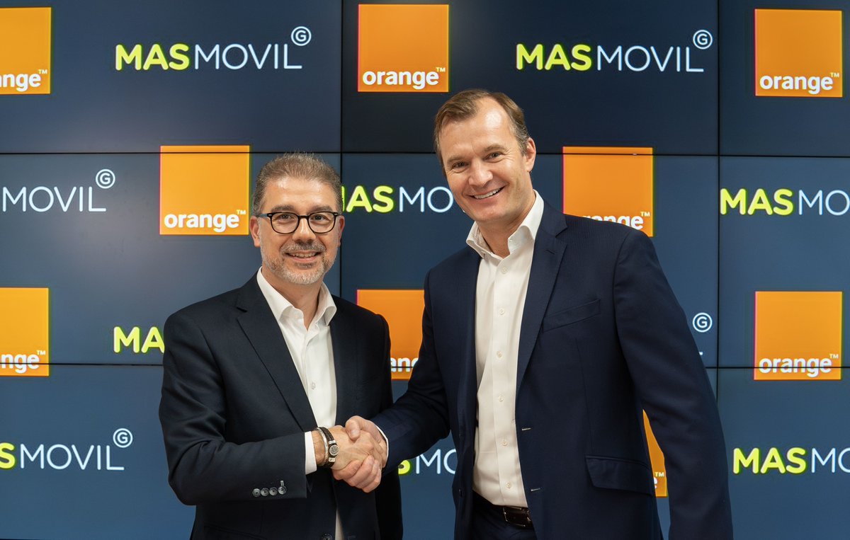 Today we closed the JV deal between <a href="/orange_es/">Orange España</a> and <a href="/grupomasmovil/">Grupo MASMOVIL</a>. After spending 2 years securing the necessary authorizations, we've done it. We're now one team. Kudos to <a href="/Cheydema/">Christel Heydemann</a>, <a href="/Maini01/">Meinrad Spenger</a>, and <a href="/orange/">Orange</a>. Huge thanks to our staff and advisors for their hard work and resilience!