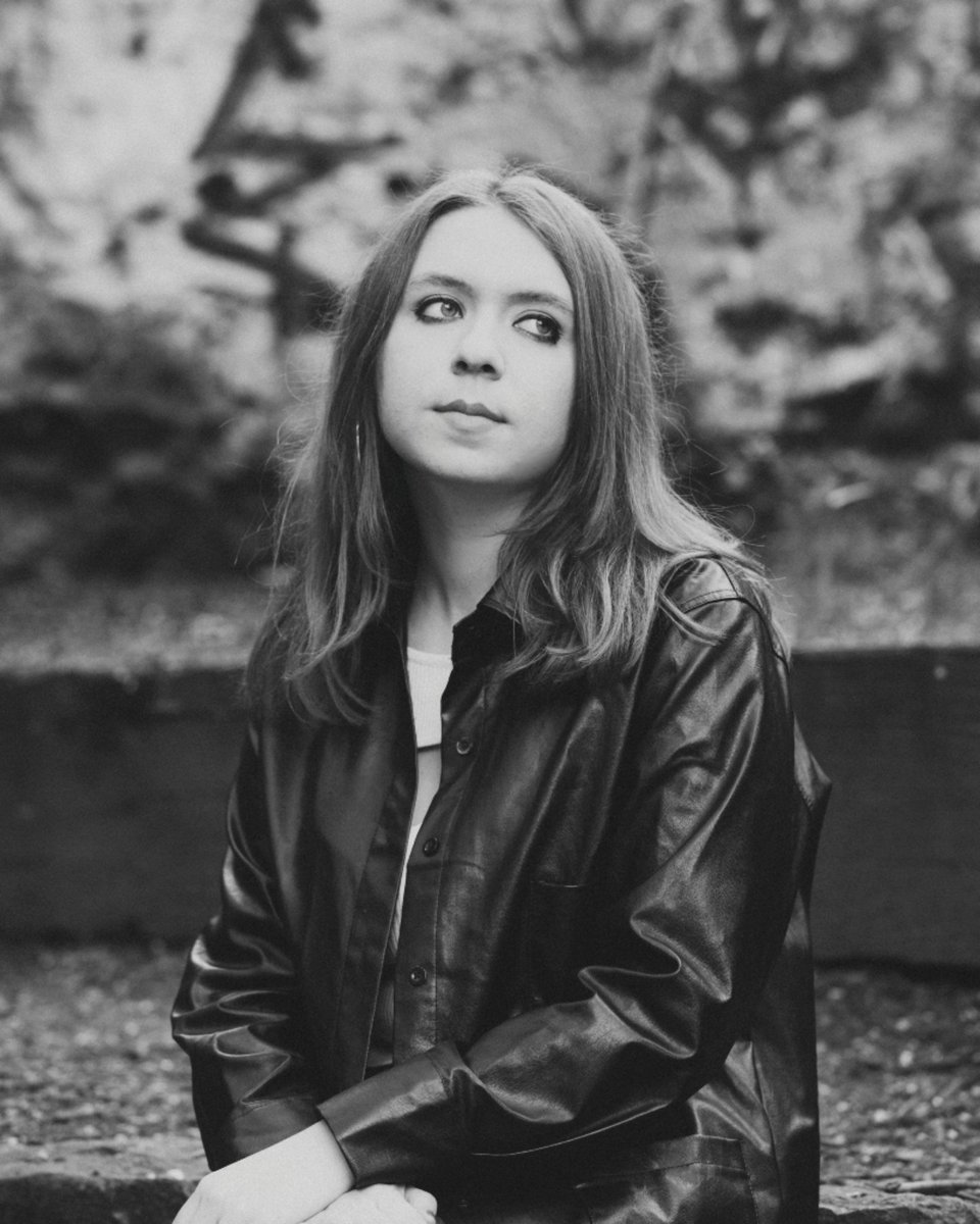 📷: Hannah Claire #music #singersongwriter #songwriting #newsingersongwriter #newmusic #indie #indieartists #indiemusic #indiemusician #indiepop #indierock #london #londonmusic #ukartist #musicphotography #blackandwhitephotography #artistphoto #musicianphoto #frankiebird