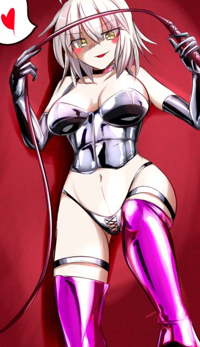 ジャンヌオルタ「ほら、見惚れなさい?アンタの好きな女王様よ💛」 