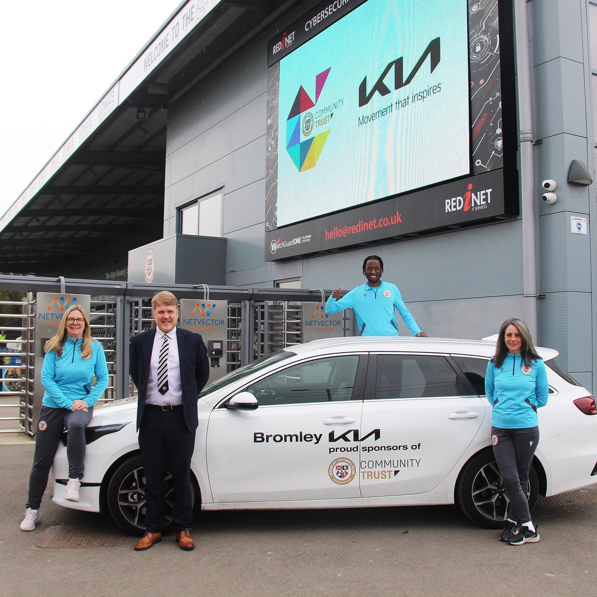 We’re dedicating this post to our friends @bromleykia 👏 A big thank you for supporting us @bromleyfc with our community car. Helping us get from school to school on a weekly basis 🙌 catch us on a road near you 🚗 #KiaUK | #MovementThatInspires #PlayingOurPart | #WeAreBromley