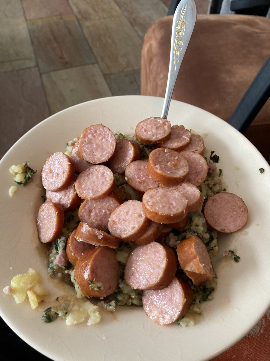 Rookworst met een vleugje boerenkool…..lekkur!