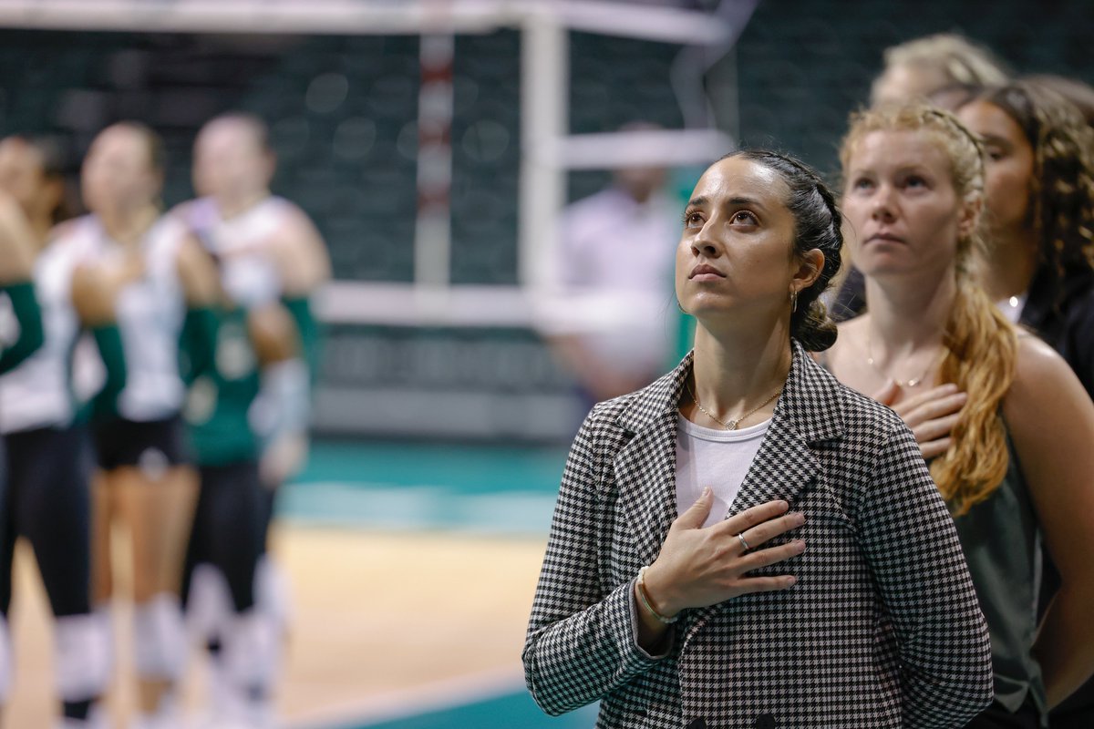 We can't let March go by without showing love to our AMAZING athletic trainer, Rachael! Thank you for everything you do for our program 💚 #HornsUp🤘