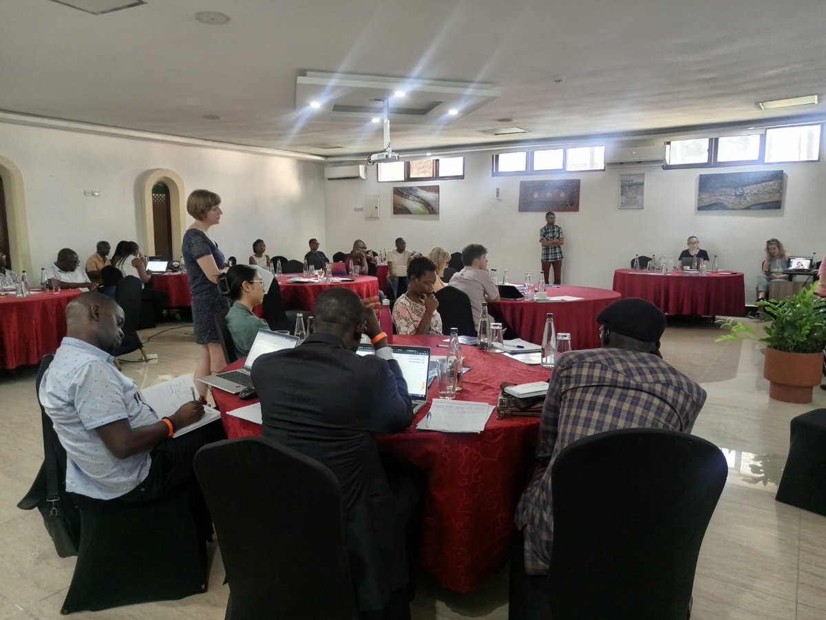 Panel discussion on One Health currently ongoing at the #PRECISENetwork writing retreat with important discussions on maternal and child health, climate change, air quality, community engagement, policy and practice.

<a href="/pvondadelszen/">Peter von Dadelszen</a> <a href="/MamaDaktari/">Marleen Temmerman, MBS, MD, MPH, PhD</a>