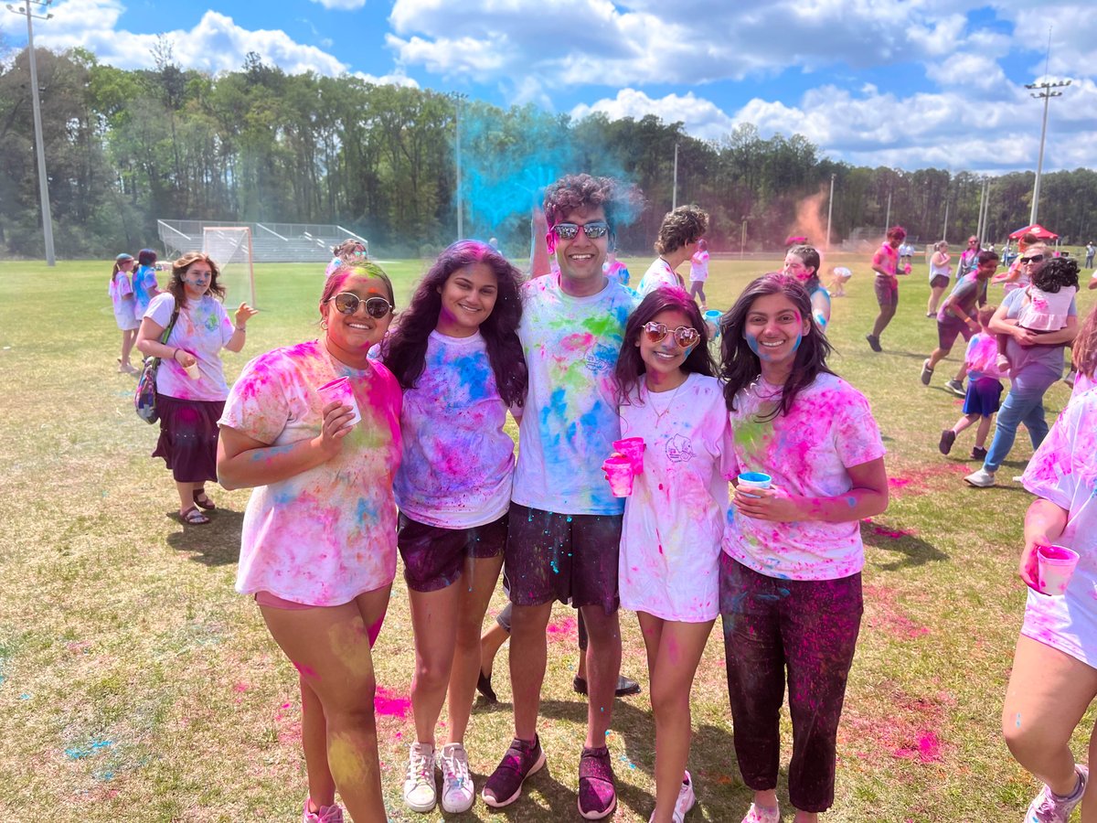 South's Indian Student Association kicked off spring with a burst of color during the Holi, Festival of Colors!🌸🎨