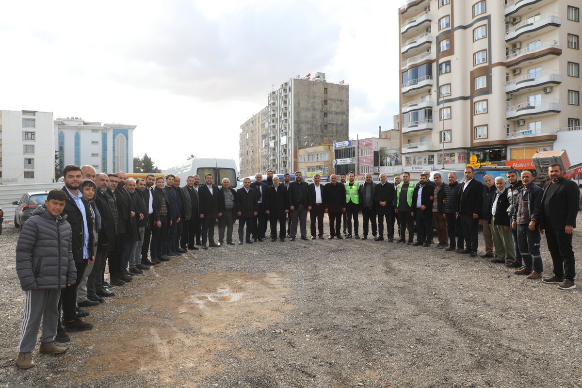 hf_akdogan's tweet photo. Hastane Caddesi ve Prof. Dr. Cahit Tanyol Caddesindeki esnaflarımızı ziyaret ettik. 

Bizleri gönülden ağırlayan tüm esnaflarımıza hayırlı ve bereketli kazançlar diliyorum https://t.co/nBFq7CvCCg