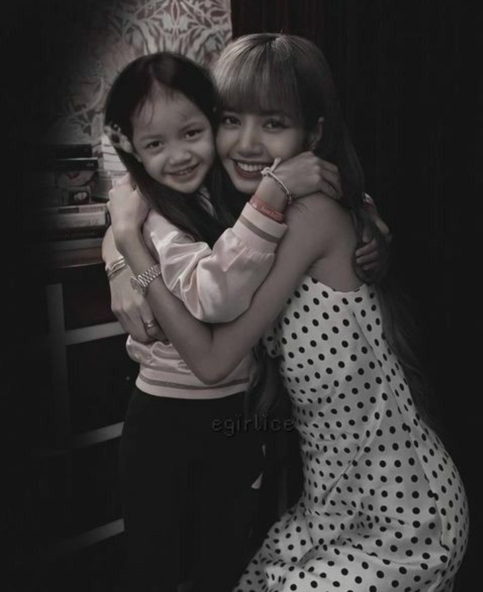 Wcu0112's tweet photo. HAPPY LISA DAY
Q:“你想回到什么过去的时候？”
Lisa:“我不想回到过去，因为我现在就很快乐” 你要一直快乐下去，生日快乐Lisa🎂🎉🎉❤️
#Chapter27WithLalisa
#AllRounderLisaDay
#에브리원_사일런트_오늘은_쁘탄절 https://t.co/ttSTmpt5yn