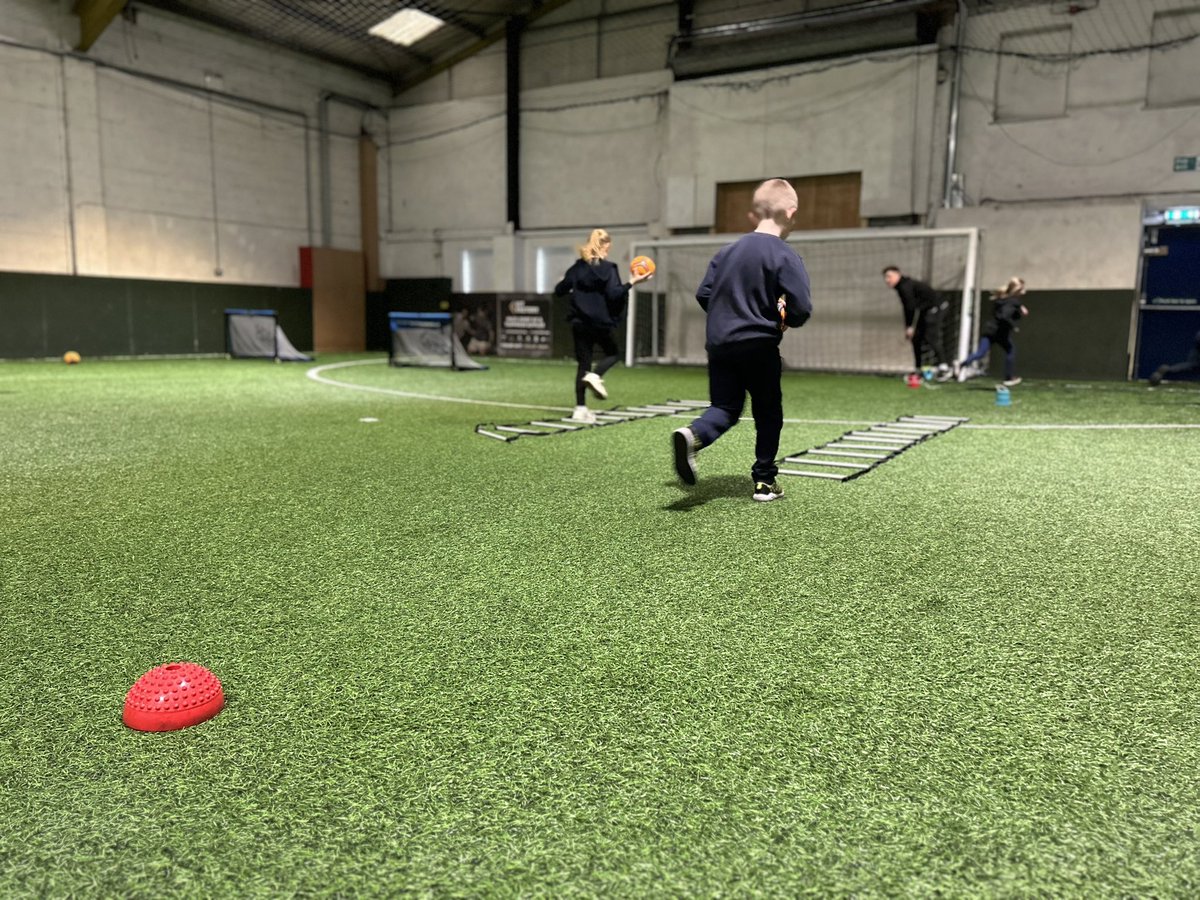 Physical Activity and Literacy in full flow this afternoon at @adventure1sland with a 120 Children from Y3/4. @tagtiv8 @YourSchoolGames @YouthSportTrust @Active_Suffolk