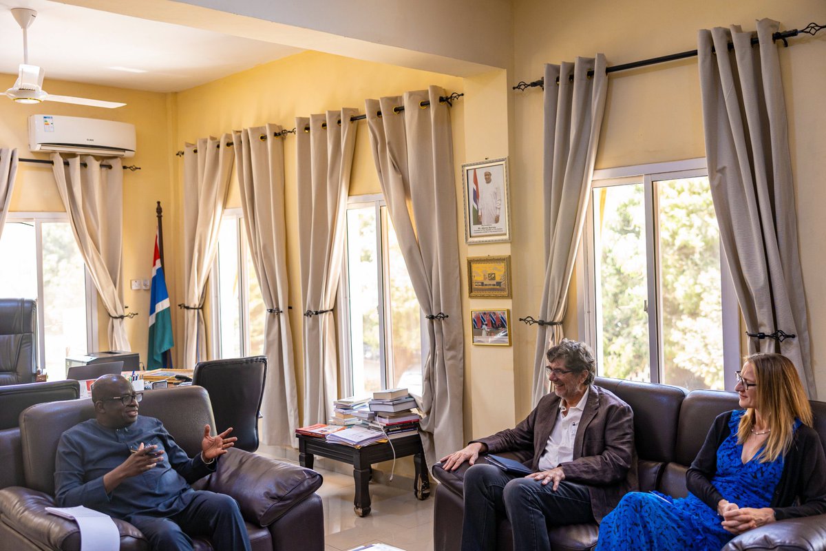 Our Vice Chancellor received the Director of @LSHTM and Pro-Director of Research through @mrcunitgambia to discuss collaboration opportunities. Focused on strengthening research, training, and healthcare systems in The Gambia. Stay tuned for updates! #DeliveringForTheGambia