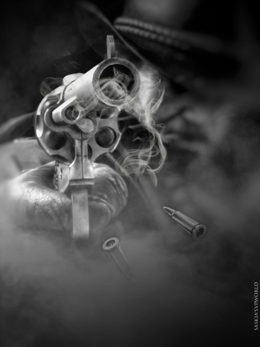 𝐃𝐨𝐧'𝐭 𝐦𝐞𝐬𝐬 𝐰𝐢𝐭𝐡 𝐦𝐞 - #RockstarGames #RedDeadRedemption2 - #VirtualPhotography #ThePhotoMode #vpgamers - #blackandwhitephotography #outlaw #gun #smoke