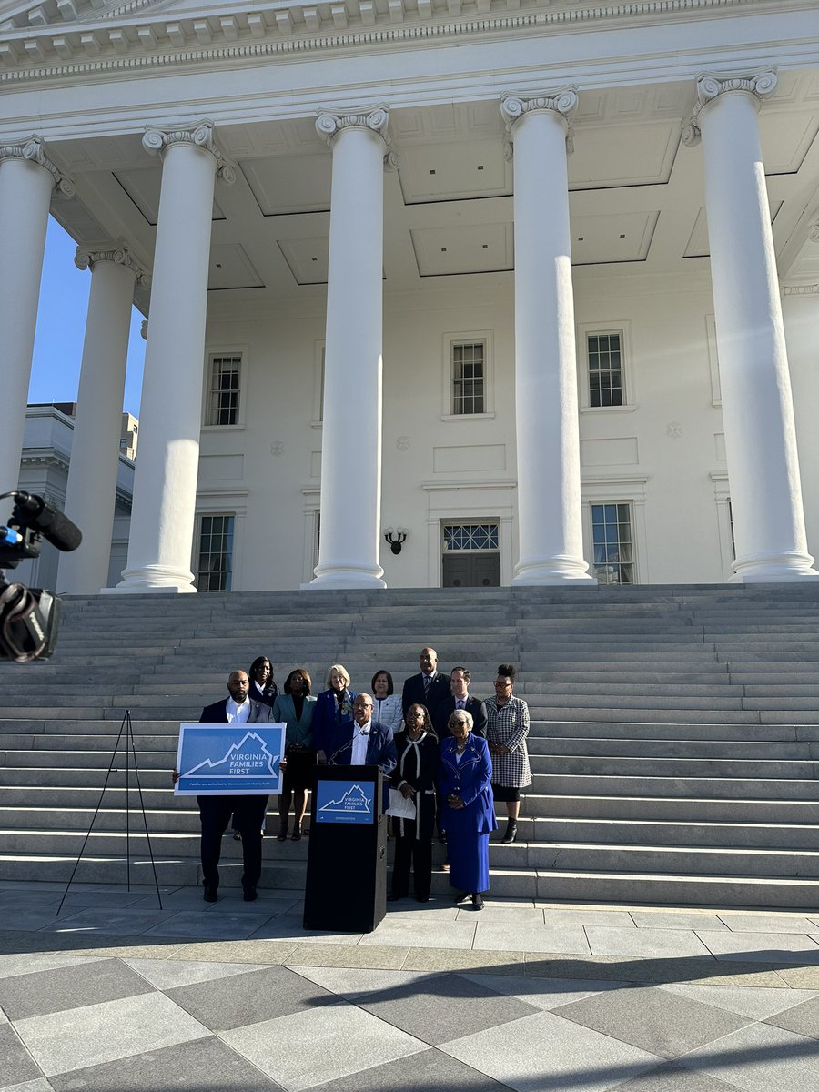 Continuing our journey through Virginia at the Capitol today with @VASenateDems to make the budget accessible to the people it affects most. We’re proudly moving #VirginiaFamiliesForward.