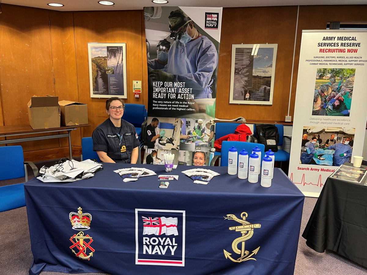 This month @IOWNHS held an awareness-raising event with members of the Army, Navy, RAF Medical Reservists and Cadet Force Adult Volunteers. Several members of staff expressed interest in becoming Reservists and 5 completed their introductory paperwork on the day! #MilitaryMarch