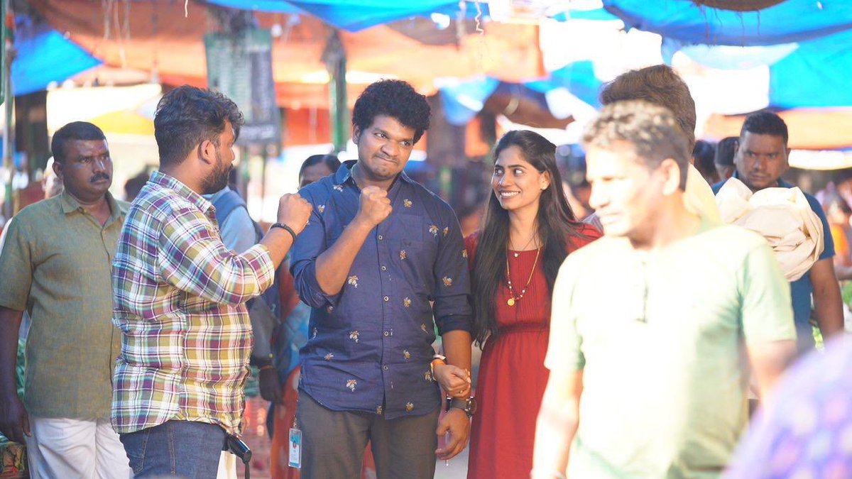 #MarketMahalakshmi Movie Making stills are out now! 🔥 Don't miss the theatrical release on April 19th. #MM #MarketMahalakshmionApril19th @VSMukkhesh31 @Akhileshkalaru @parvateesam_u #Praneekaanvikaa #B2PStudios #FilmCombat @vickyvenki1 @RainbowMedia_