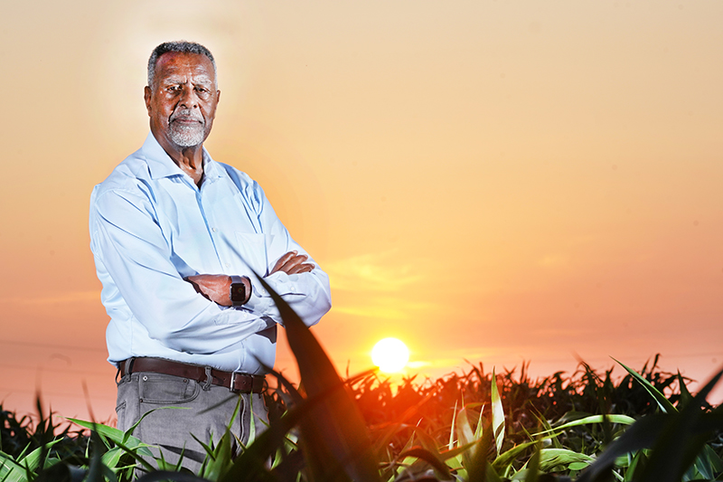 A <a href="/LifeAtPurdue/">Purdue University</a> professor will receive the university's highest honor during an event focusing on his research and commitment to help end hunger in Africa.

To open the program, <a href="/PurduePresident/">Dr. Mung Chiang</a> will present Gebisa Ejeta with the Order of the Griffin. 

ow.ly/ns0x50R2cus