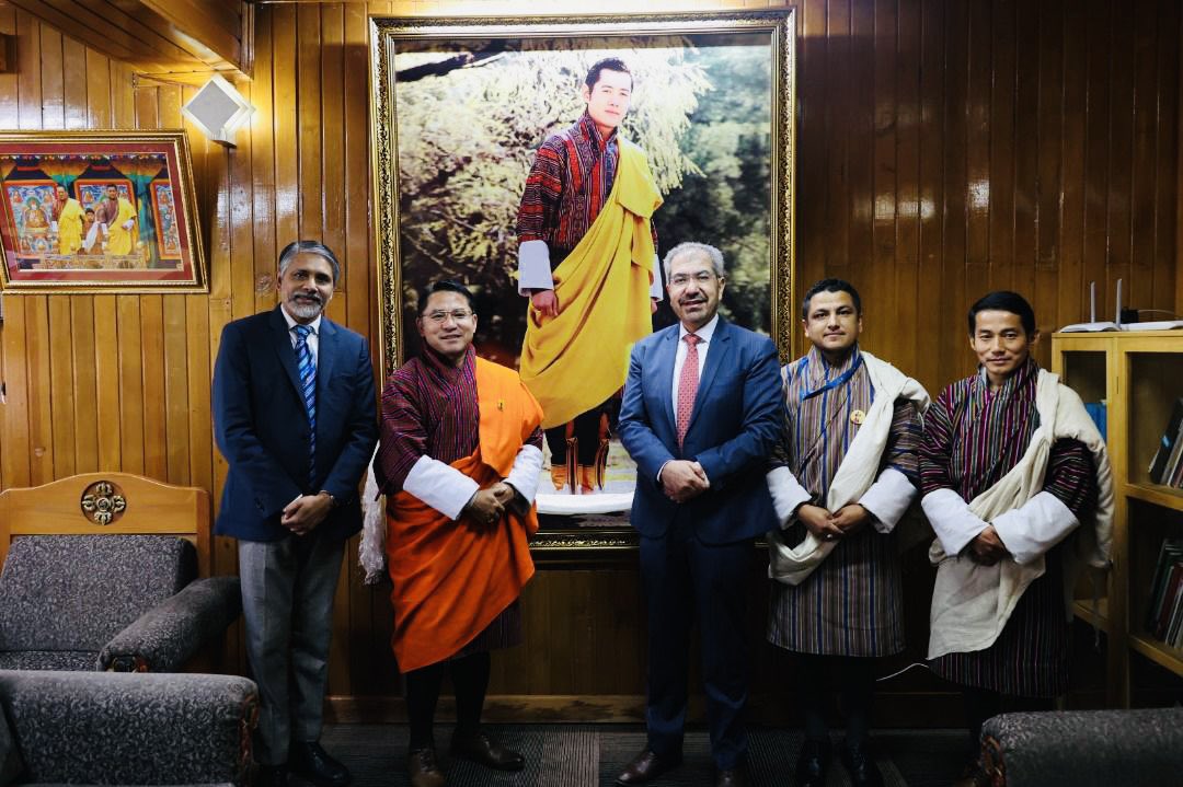 MohammadYounus_'s tweet photo. Pleasure meeting Hon’ble @moafbhutan Minister Younten Phuntsho. We had a fruitful discussion on how to build further on the longstanding 🤝 between the ministry &amp; @UNDP_Bhutan. We also discussed new avenues for collaboration in line with ministry's goals for 13th five year plan. https://t.co/J3wPx7G7Ki