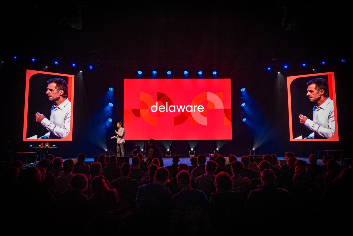 Last Sunday, the winners of the FTI and delaware #hackathons were announced during the closing ceremony at the Lotto Arena. Three student teams were awarded for their projects for JBC, DEME, and District09/Athumi. Congrats to the winners👏! Read more: hubs.li/Q02qL5nh0