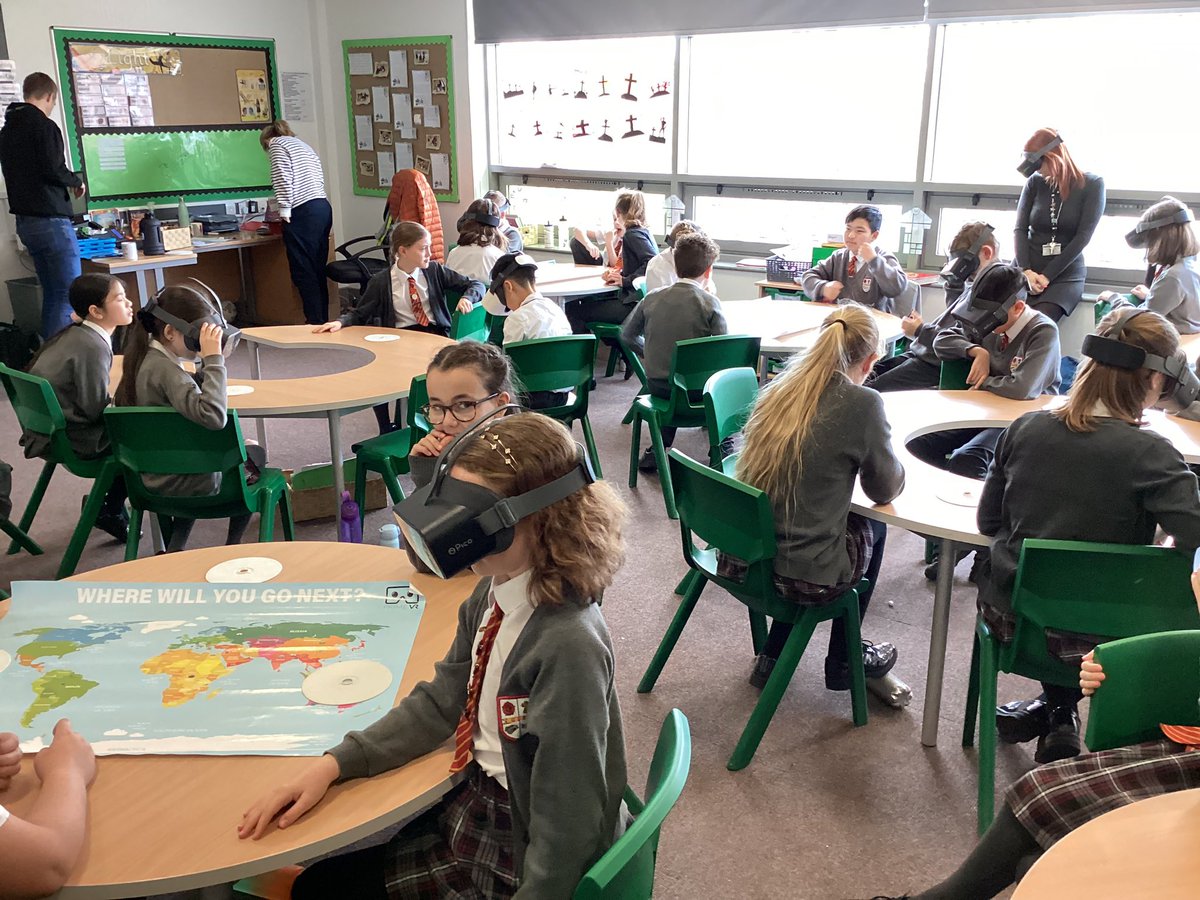 An amazing VR workshop this afternoon with @primevruk immersing ourselves in the rainforest. We loved getting up close to all the different animals and seeing what it was really like in the rainforest #greatsankeycomputing #greatsankeygeography