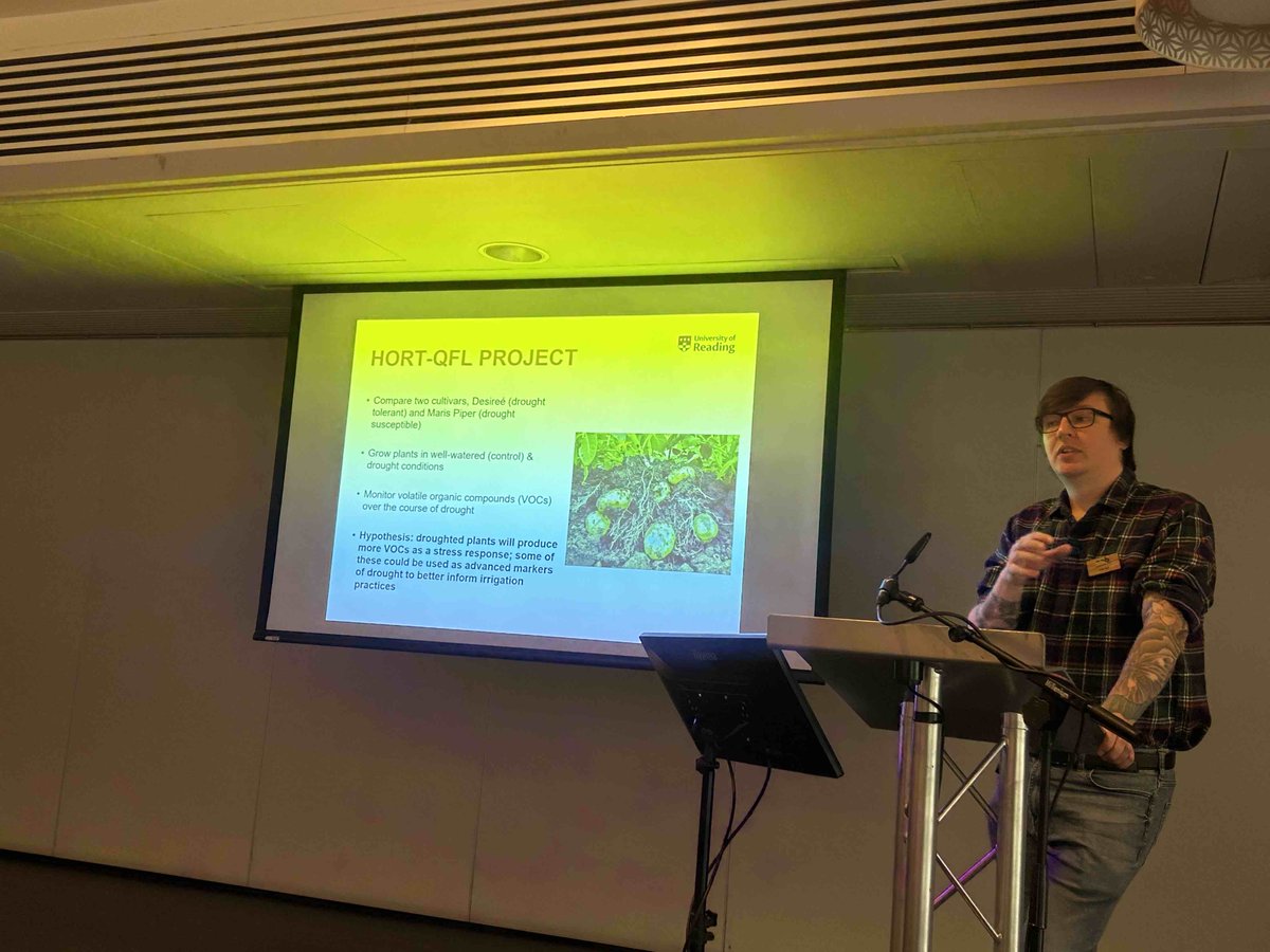 AAB @aabiologists.bsky.social (@aabiologists) on Twitter photo <a href="/KatiaZacharaki/">Katia Zacharaki</a> <a href="/Vertical_Future/">Vertical Future</a> Our <a href="/UniRdg_SAPD/">SAPD at Reading Uni</a> host Luke Bell <a href="/Luke_Bell_1987/">Dr Luke Bell π₯π₯π₯¬πΏπΎπ
π¨βπΎπ‘π³π±π§¬</a> provides an update on his <a href="/HortQFLNet/">HortQFLNet</a> project about the relevance of volatiles produced during heat stress!
One thing they 100% learnt was that 40C with no irrigation will kill π₯ π’ #AABHort24 <a href="/KatiaZacharaki/">Katia Zacharaki</a> <a href="/Vertical_Future/">Vertical Future</a> Our <a href="/UniRdg_SAPD/">SAPD at Reading Uni</a> host Luke Bell <a href="/Luke_Bell_1987/">Dr Luke Bell π₯π₯π₯¬πΏπΎπ
π¨βπΎπ‘π³π±π§¬</a> provides an update on his <a href="/HortQFLNet/">HortQFLNet</a> project about the relevance of volatiles produced during heat stress!
One thing they 100% learnt was that 40C with no irrigation will kill π₯ π’ #AABHort24