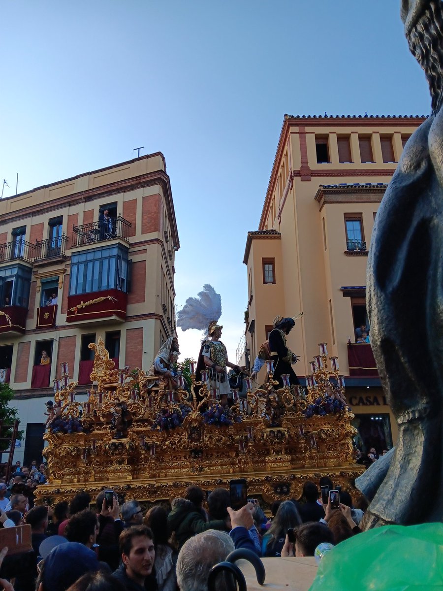 Que bote el puente 🤍
#SanGonzalo24 #Sevilla #SemanaSantaSevilla24