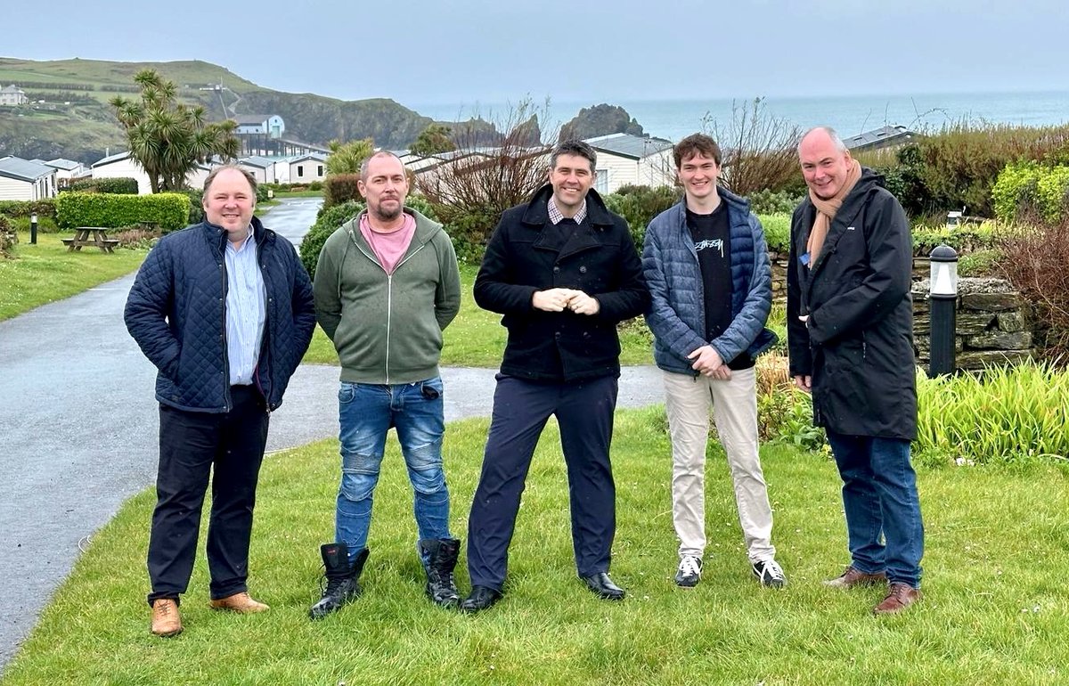 MP flies flag for Cornish tourism - and safer seas - on visit to Padstow holiday park. Story here: bit.ly/3x4BQgY @MotherIveysBay @scottmann4NC