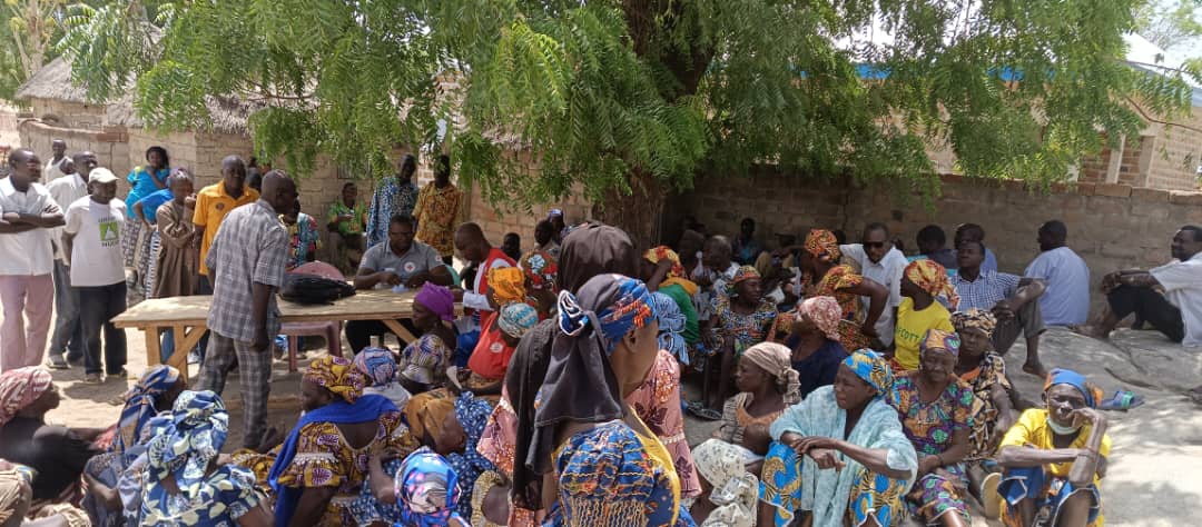 Dans cadre du projet ECHOPP mené dans la région de l'Extrême-Nord, ( Mayo-Kani, Diamaré, Logone et Chari et le Mayo-Danay), nous procédons à la distribution du Cash à 1600 ménages vulnérables. Soit 64000CFA mensuel pendant trois mois pour renforcer leur résilience.