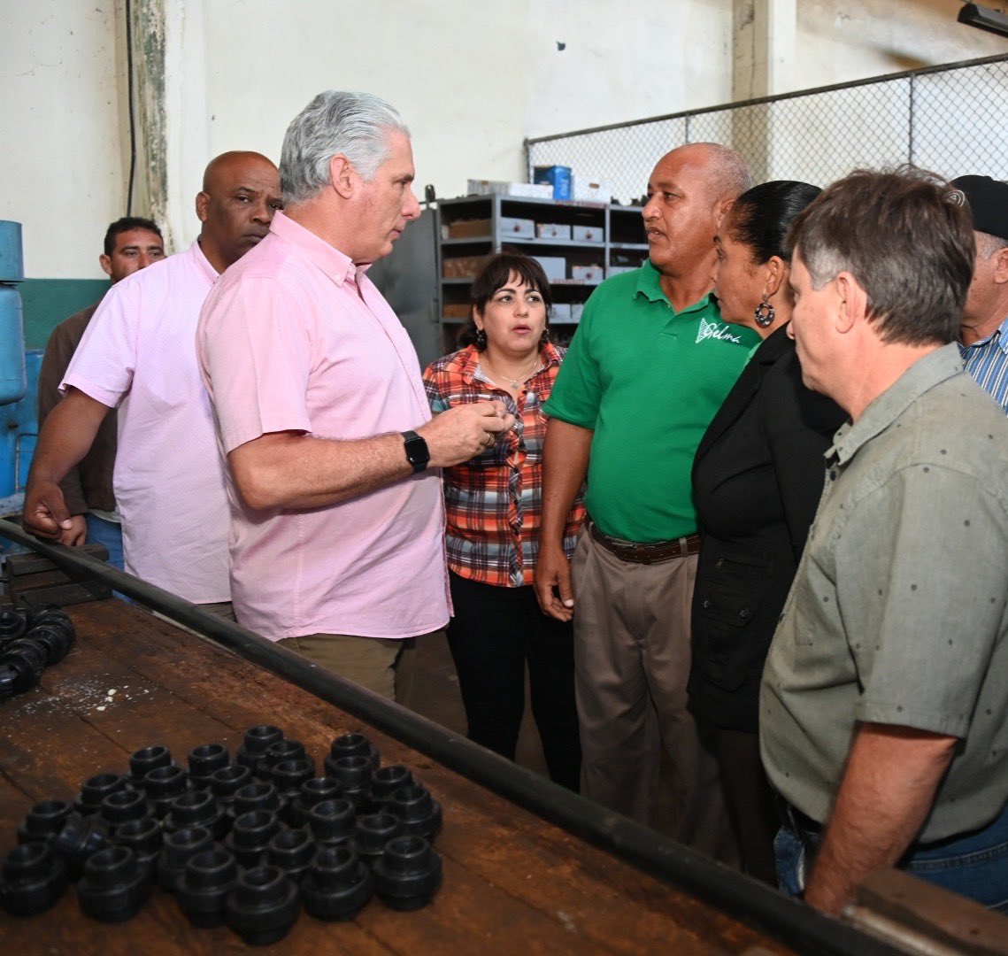 @DiazCanelB 📌| La Empresa fue creada para reparar motores diesel para el sector agropecuariao de todo el país. En el caso del taller han tenido que diversificarse para sostener el trabajo y el salario de los trabajadores.