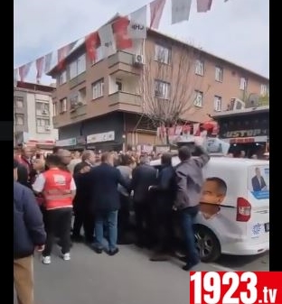 SON DAKİKA! ATAŞEHİR’DE YEREL SEÇİM ŞİDDETİ BİTMEK BİLMİYOR(!) 1923tv.com.tr/haber/siyaset/… #yerelseçimataşehir #onursaladıgüzel #reşatşahin #memleketpartisi #muherremince <a href="/MemleketPARTiMP/">MemleketPartisi</a>