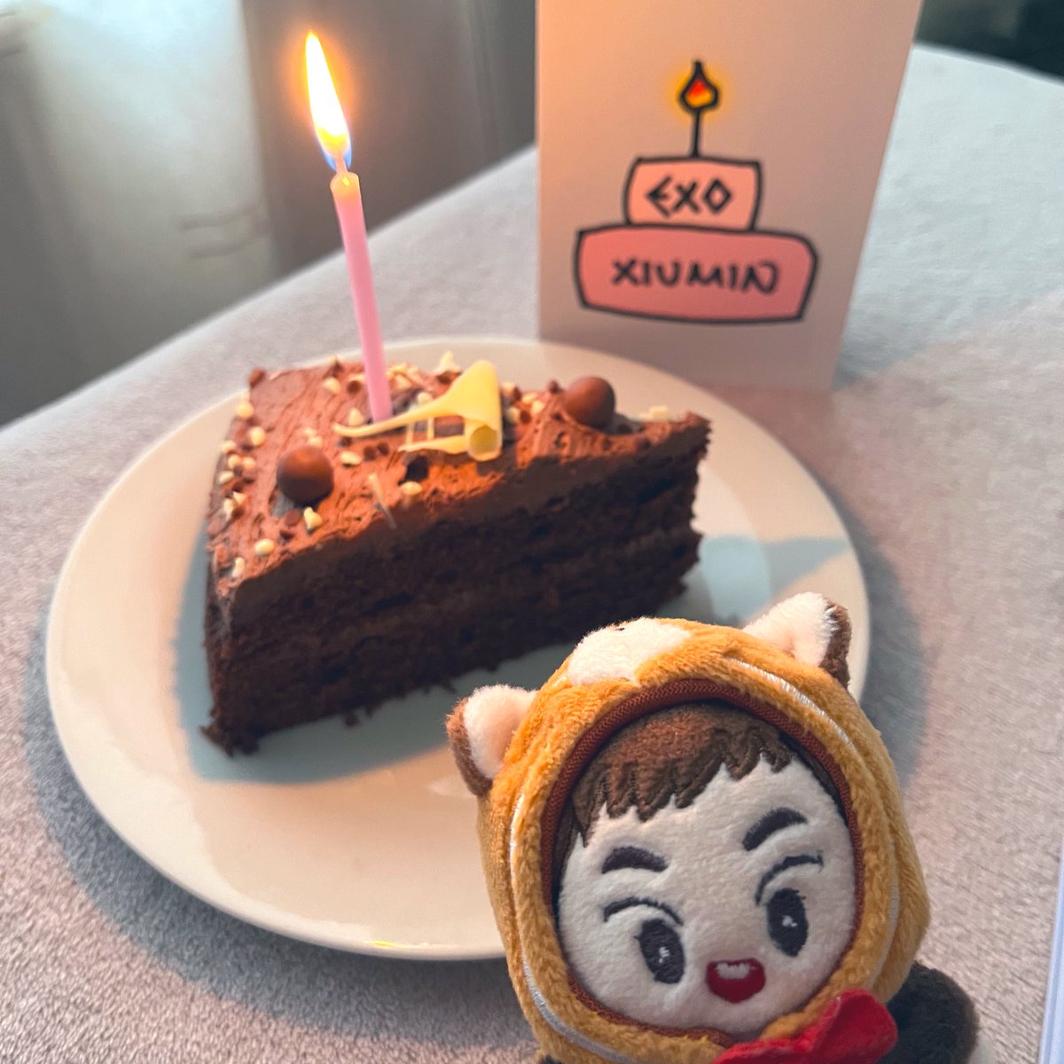 🎂🐱

#326배_더사랑받을_시우민의_생일날
#HAPPYXIUMINDAY
#SpringFairyXiuminDay