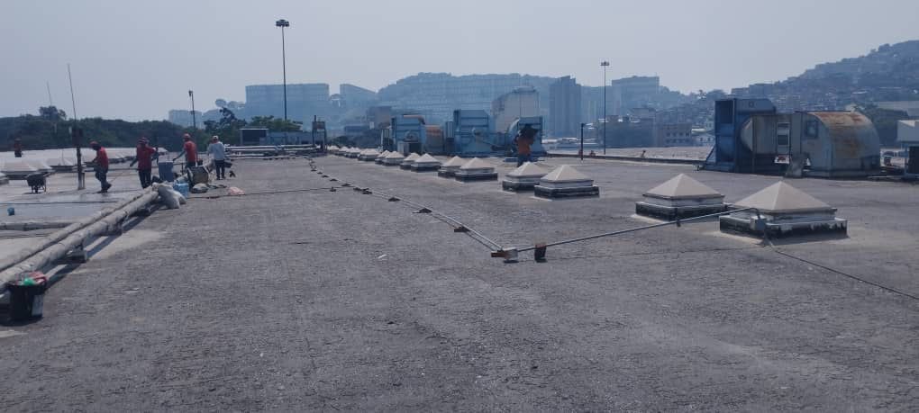 jdavidcabello's tweet photo. Cumpliendo las instrucciones del Pdte. @NicolasMaduro y bajo las directrices de la Vicepresidenta @DelcyRodriguezv, el SENIAT arrancó la 2da fase del Plan Metro Se Mueve Contigo, en los patios y talleres de servicio del Metro de Caracas, en Propatria. https://t.co/EXIg9DVkGv