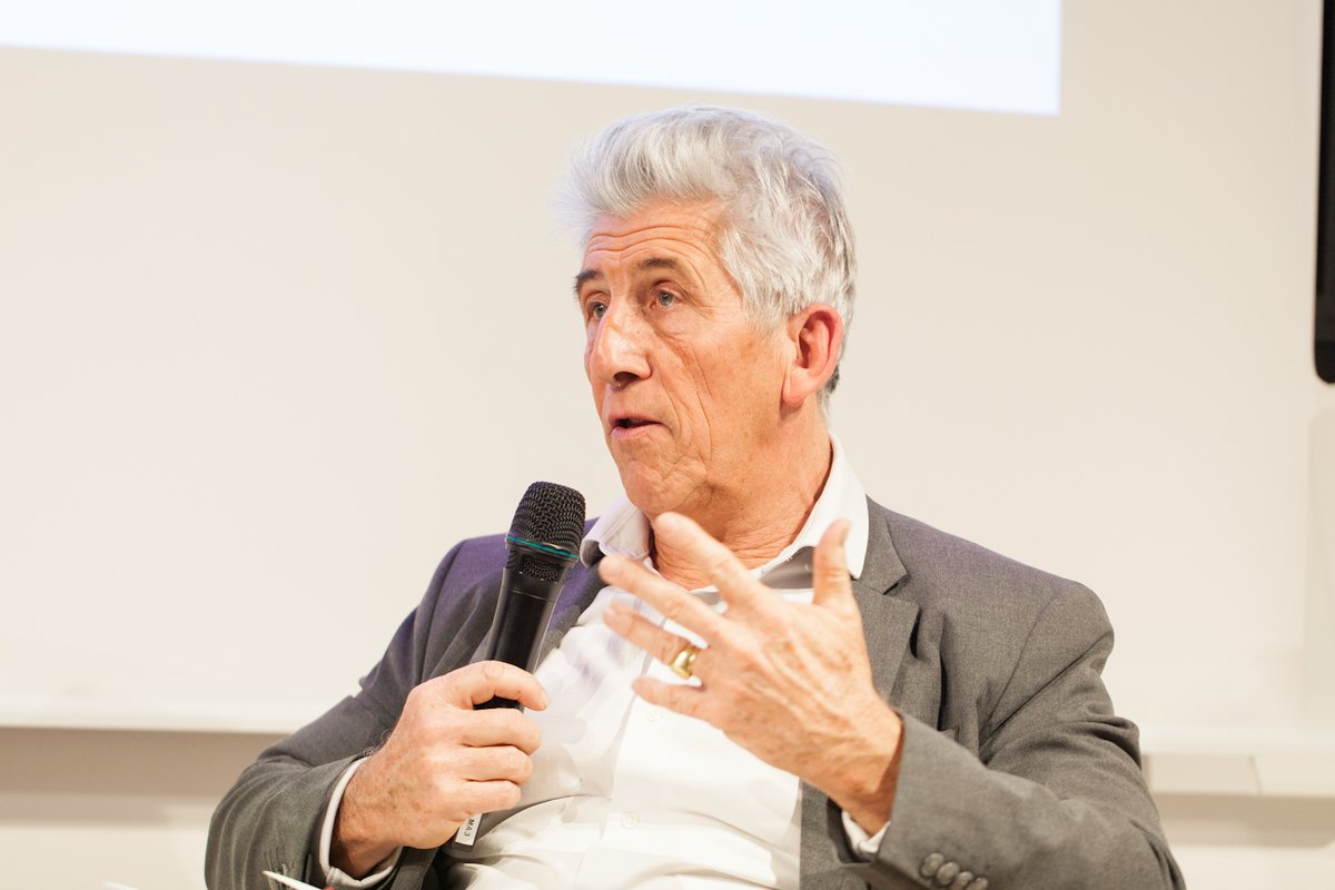 [<a href="/Adagp_/">ADAGP</a> 25 mars] <a href="/SibyleVeil/">Sibyle Veil</a> PDG de <a href="/radiofrance/">Radio France</a> officiellement intronisée membre d'honneur du <a href="/Cercle_CM/">CercleCulture&Medias</a> lors d'une rencontre animée par <a href="/RonyHerve/">hervé rony</a> &amp; <a href="/Paristephan/">Stéphan PARIS</a> en présence de Marie-Anne Ferry-Fall, DG de l'<a href="/Adagp_/">ADAGP</a>. Un échange suivi d'une dégustation du domaine #LaBoucheduRoi