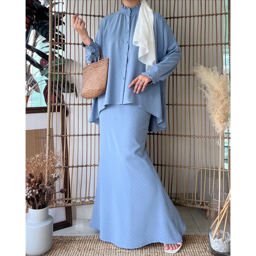 surayaror's tweet photo. Siapa sini belum ada baju raya? Girls only. I nak belanja baju kurung to 1 person, max value RM200!❤️

Cara:
1) RT this (winner picked via random tweet picker)
2) Reply w screenshot of baju you want from https://t.co/RdYjkOJc3C (regular size) / https://t.co/EGt901RC3l (plus size) https://t.co/CsdBqJ0krd