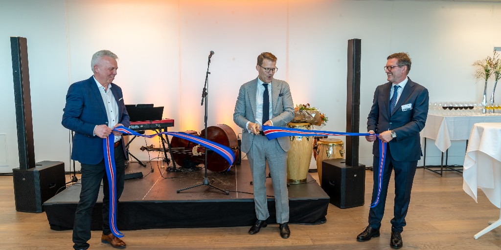 Alvotech (@alvotechpr) on Twitter photo Thanks to all who honored us by attending the Grand Opening for Alvotech's facility extension. Only 3 years passed since we broke ground and our staff has moved in. We are looking forward to telling you about R&D milestones and multiple  global launches of our biosimilars. Thanks to all who honored us by attending the Grand Opening for Alvotech's facility extension. Only 3 years passed since we broke ground and our staff has moved in. We are looking forward to telling you about R&D milestones and multiple  global launches of our biosimilars.