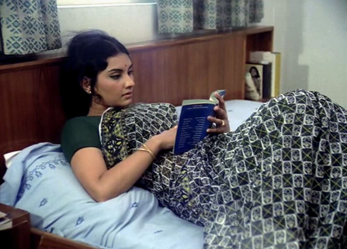 women in film, reading 💛

Tamasha (2015) | Charulata (1964) | Nayak: The Hero (1966) | Rajnigandha (1974)