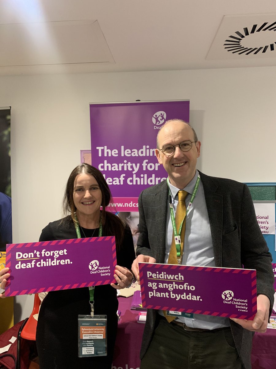 Special thank you to @LlyrGruffydd, @FletcherPlaid, @catwager and @cefincampbell for visiting our stall. You all showed a keen interest in our work in creating a Wales without barriers for #deaf children. Peidiwch ag anghofio plant byddar/Don’t forget deaf children!…