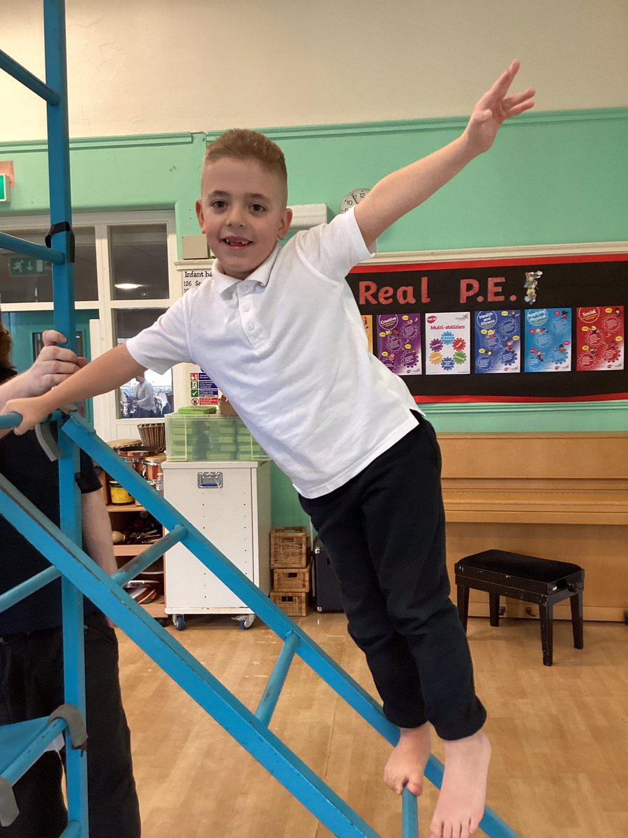Y2Oaky's tweet photo. What incredible gymnasts we have in 2CW Oakies! Today we used the large, small and floor equipment to show off the balances and gymnastic shapes we have learnt this half term.
#oakyPE https://t.co/8LHrcfQ768