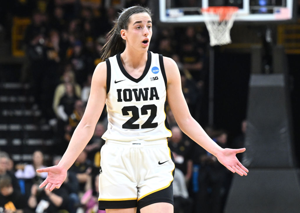 Outkick's tweet photo. Caitlin Clark's constant complaining and whining was on display again last night against West Virginia and it's getting old. America is beginning to notice: - COLUMN

https://t.co/uTr1sU8pDE https://t.co/CO5fccLtAh
