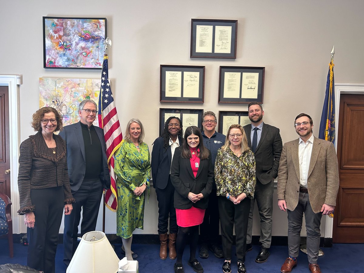 It was a busy day in D.C. 🗨️🤝 Last week, a group of MLCV staff & board met with @RepHaleyStevens, @RepScholten, @RepSlotkin, & members of @RepDanKildee’s staff about climate action and across town our executive director spoke at LCV's Climate Summit.